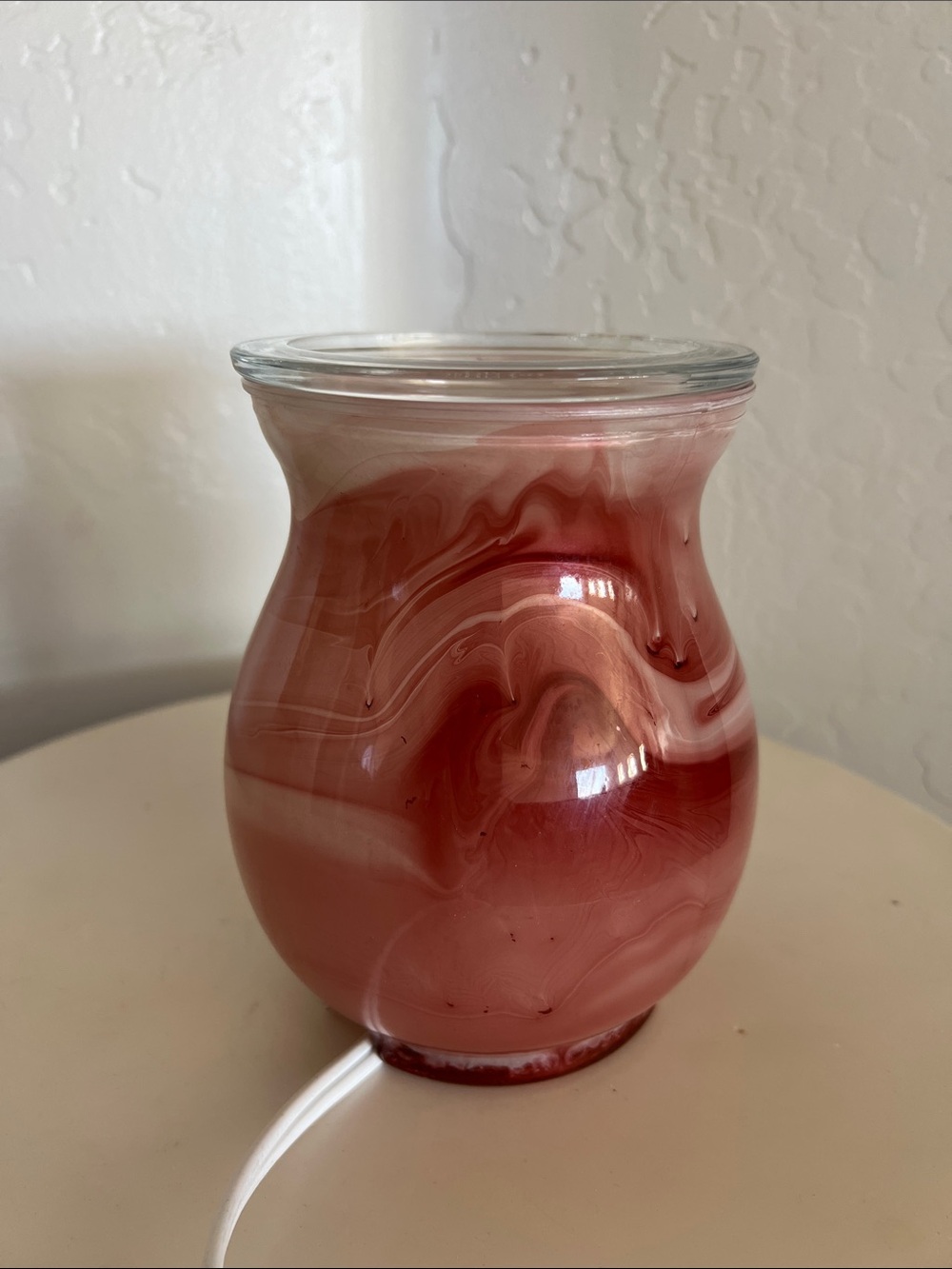 Scentsy red Swirl Glass wax Warmer - Swirled Rose Finish